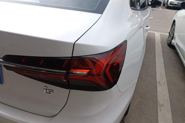 Used Roewe i5 2021 1.5L CVT Platinum Edition Right Rear Taillight