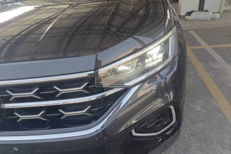 Used Volkswagen Tayron 2023 330TSI Two-Wheel-Drive Luxury Plus Advanced Version Left Front Headlight