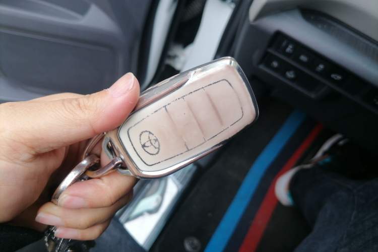 Used Toyota Granvia 2023 2.5L Hybrid Comfort Edition
