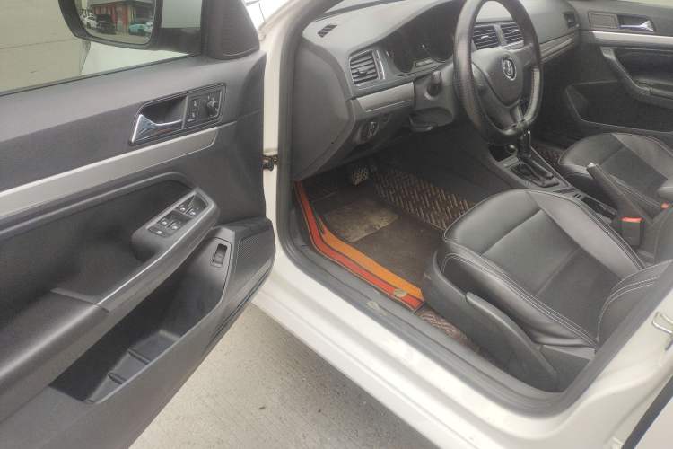 Used Volkswagen Lavida 2017 1.6L Automatic Fashion Edition