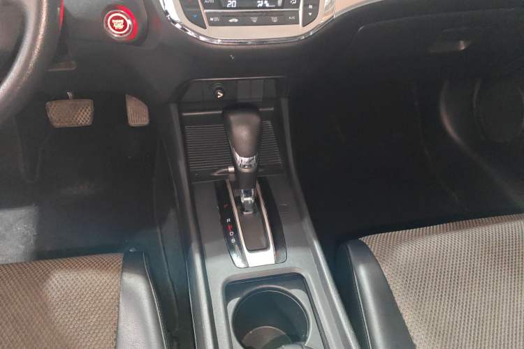 Used Honda Jade 2017 1.8L automatic Comfort version 5 seats Gear Lever