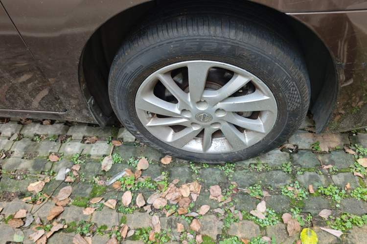 Used Nissan Sylphy 2014 1.6XV CVT Deluxe Edition Right Front Wheel Hub