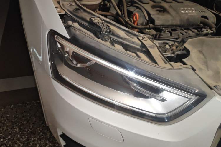 Used Audi Q3 2013 35 TFSI quattro Comfort Model Right Front Headlight