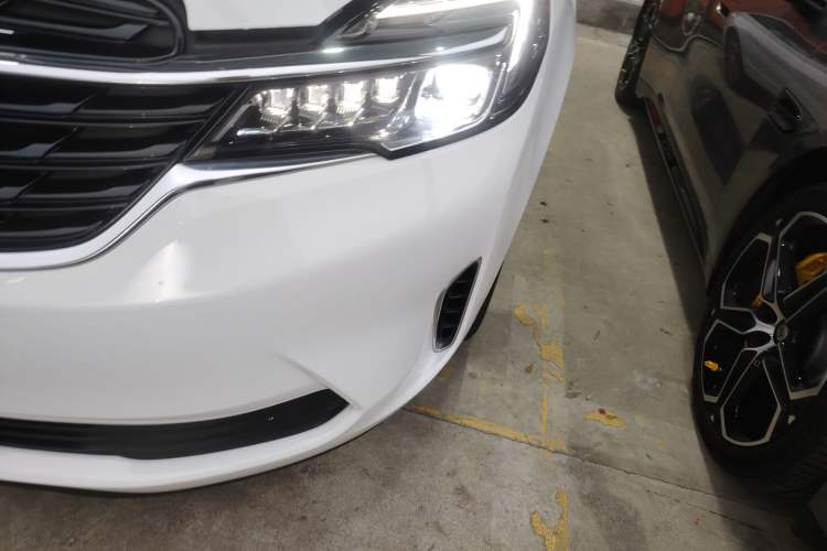 Used Buick GL8 2021 Land Cruiser Executive Class 652T Luxury Model