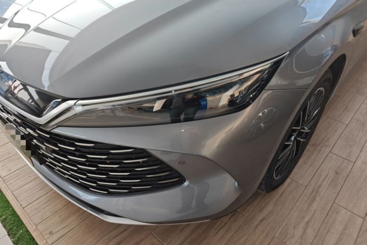 Used BYD Qin L 2025 DM-i Smart Drive 120KM Excellence Model
