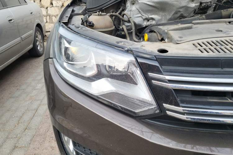 Used Volkswagen Tiguan 2015 1.8TSI Manual Two-Wheel-Drive Limited Edition
