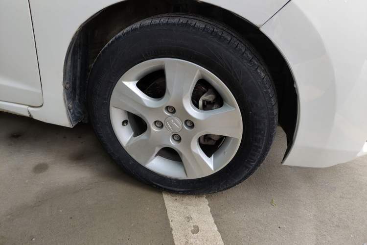 Used Honda Fit 2014 1.5L LX CVT Comfort Model Right Front Wheel Hub