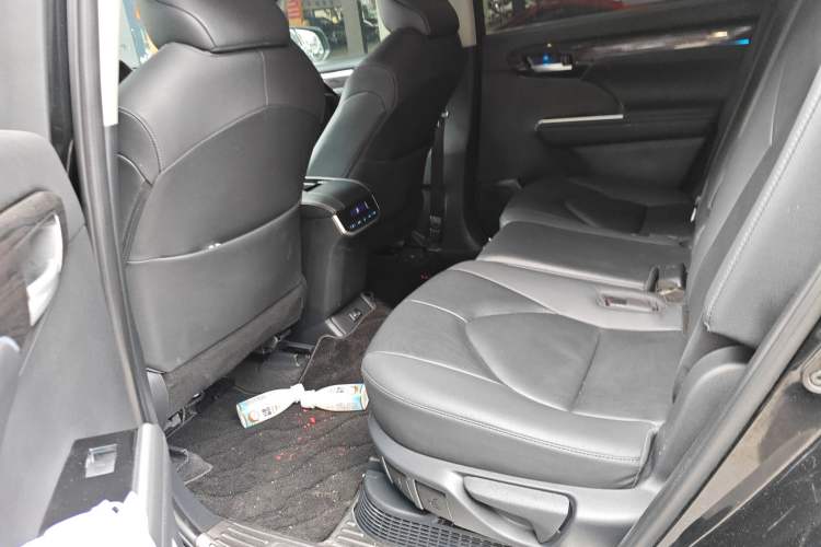 Used Toyota Highlander 2022 Dual-Engine 2.5L Four-Wheel Drive Prestige Version 7 Seats
