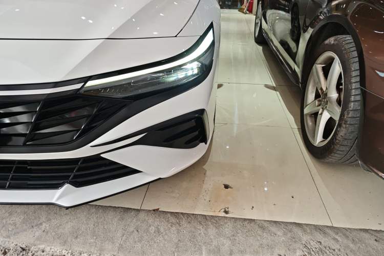 Used Hyundai Elantra 2023 1.5L CVT LUX Prestige Edition Left Front Headlight
