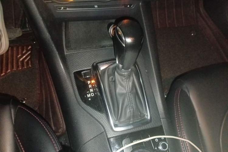 Used Mazda 3 Axela 2014 Sedan 1.5L Automatic Comfort Model
