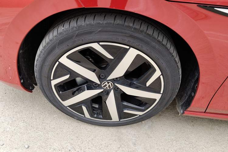 Used Volkswagen Lamando 2023 Lavida L 280TSI DSG Cool & Spicy Edition Left Front Wheel Hub