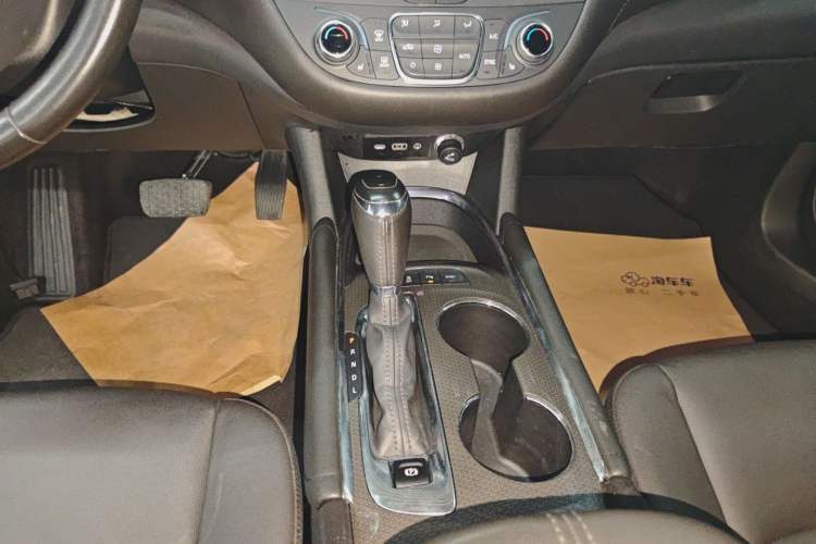 Used Chevrolet Malibu XL 2019 535T CVT Active Version Gear Lever