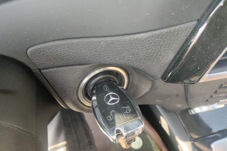 Used Mercedes-Benz C-Class 2011 C 200 CGI Fashion Model