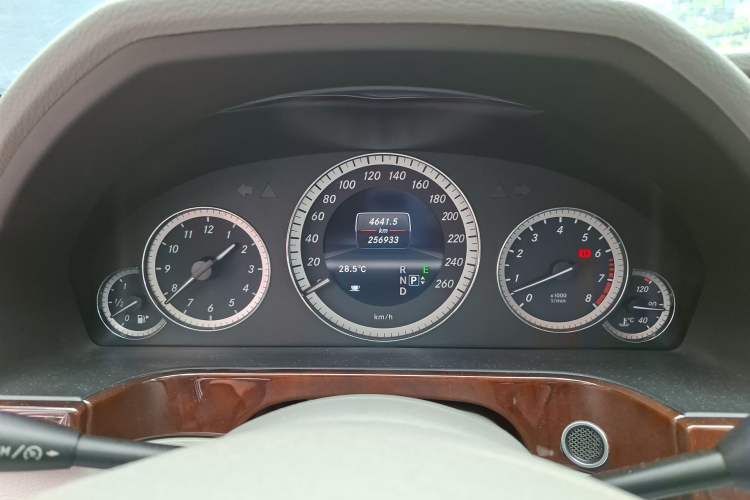 Used Mercedes-Benz E-Class 2013 E 300 L Elegant Model
