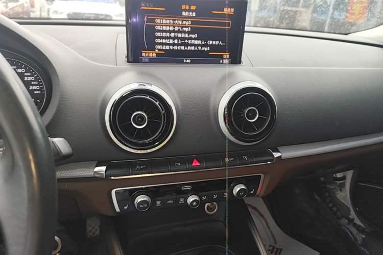 Used Audi A3 2014 Limousine 40 TFSI S line Comfort Model
