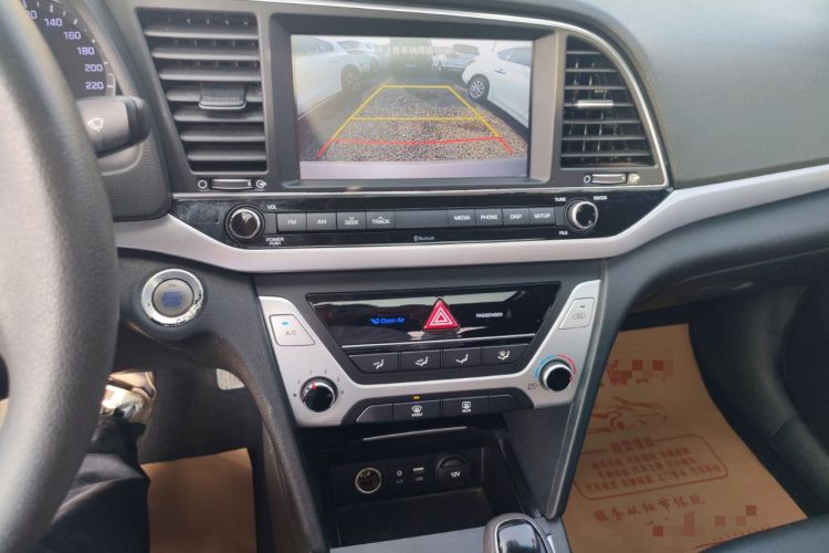 Used Hyundai Elantra (6th Generation / Lingdong) 2016 1.6L Automatic ZhiXuan · Youth Edition Audio And AC Panel