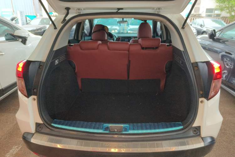 Used Honda Vezel 2018 1.5L CVT 2WD Technology Elite Model Trunk