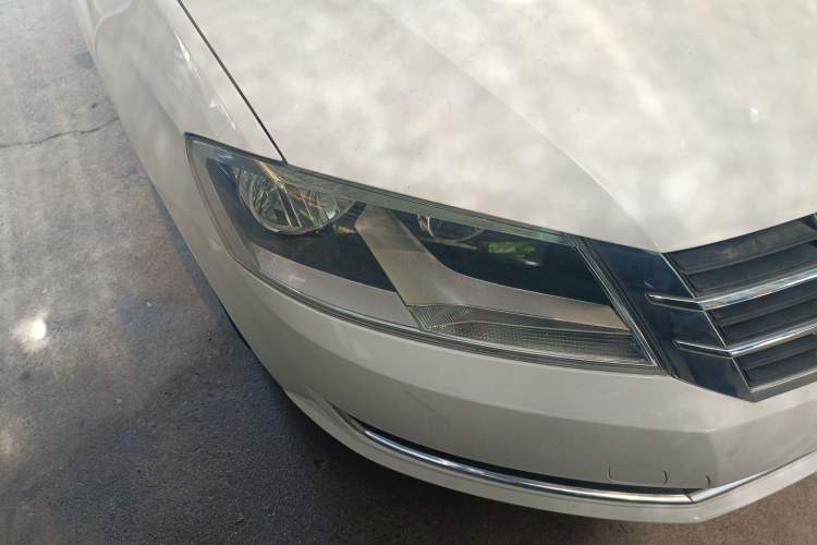 Used Volkswagen Gran Lavida 2013 1.4 TSI Automatic Comfort Model Right Front Headlight