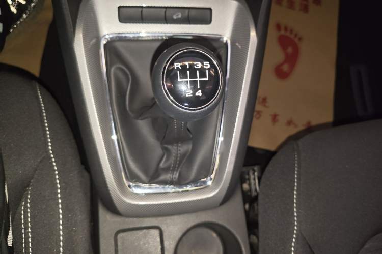 Used Roewe RX3 2020 1.6L Manual 4G Connect Super-Fresh Elite Edition