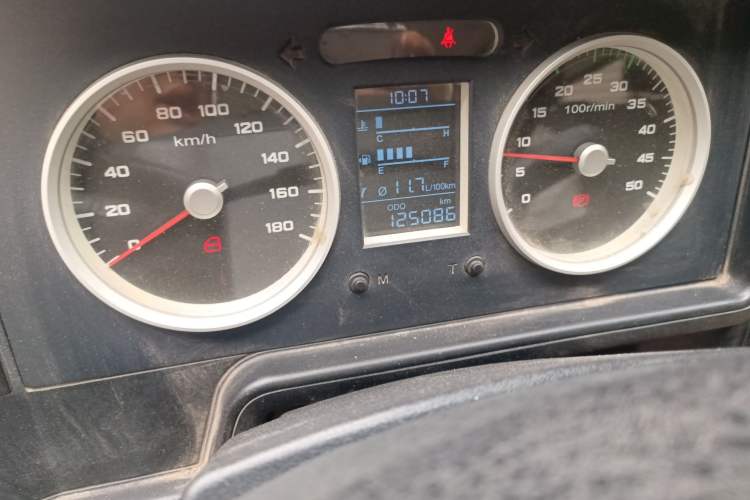 Used Iveco Daily 2017 2.5T A35 Passenger Van 5-7 Seats Model 47Z5