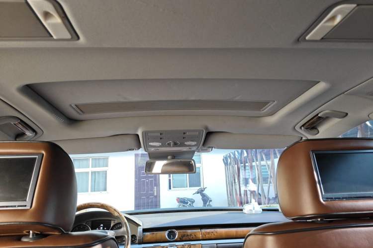 Used Volkswagen Phaeton 2011 4.2L V8 4-seat Extended-Range Individual Edition Headliner