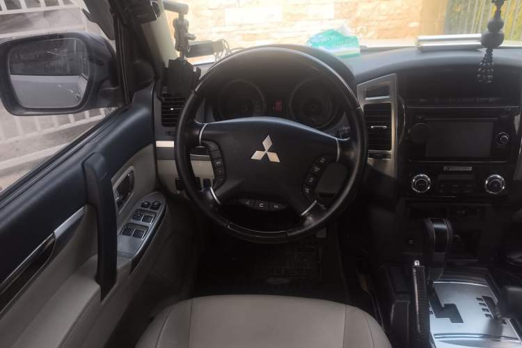 Used Mitsubishi Pajero 