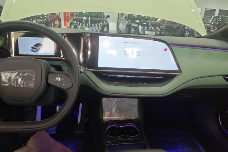 Used Hongqi EH7 2025 600 Smart Selection Edition
