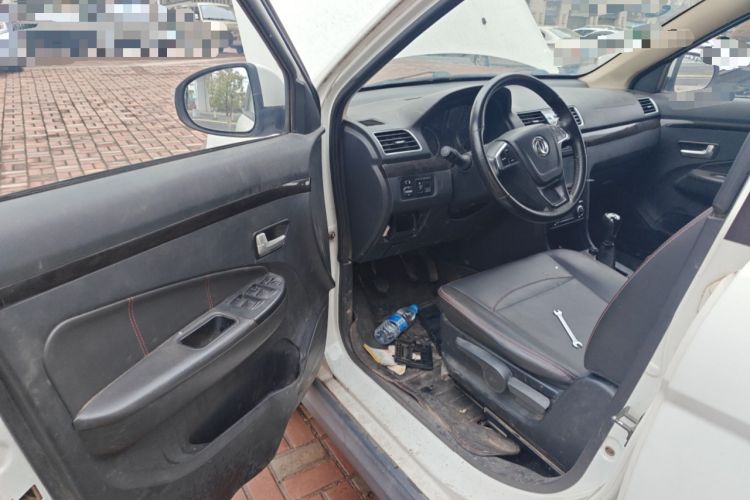 Used Dongfeng Fengon 370 2016 1.5L Manual Luxury Version SFG15-05 7 Seats Driver Seat