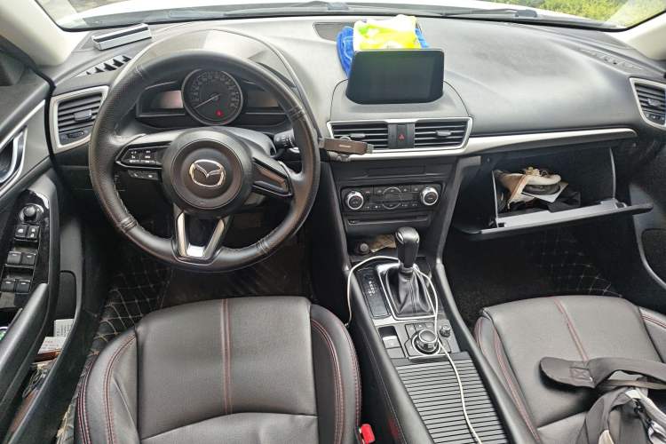 Used Mazda 3 Axela 2019 Cloud-Controlled Sedan 1.5L Automatic Luxury Model China VI Standard