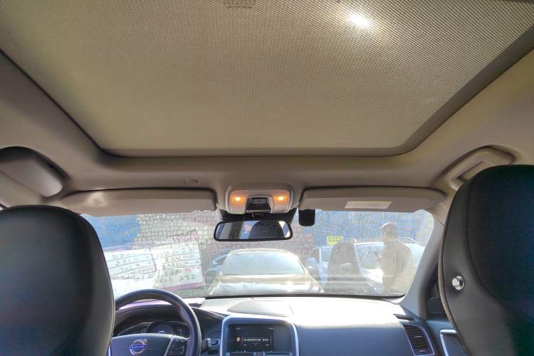Used Volvo XC60 2016 T5 AWD Zhiyuan Edition Headliner
