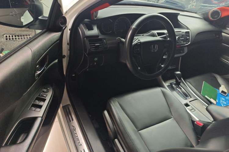 Used Honda Accord 2015 2.0L LX Comfort Edition Driver Seat