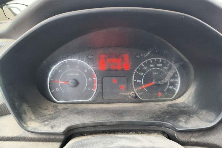 Used Wuling Hongguang V 2019 1.5L Jingqu Edition Sealed-Window Vehicle China VI LAR
