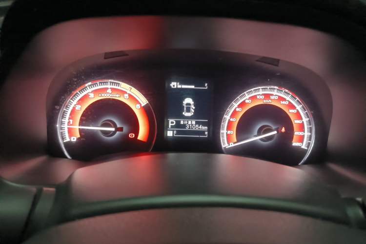 Used Isuzu D-MAX 2020 2.5T Two-Wheel Drive Automatic Navigation Version China VI Emission Standard Extended Length JE4D25Q6A
