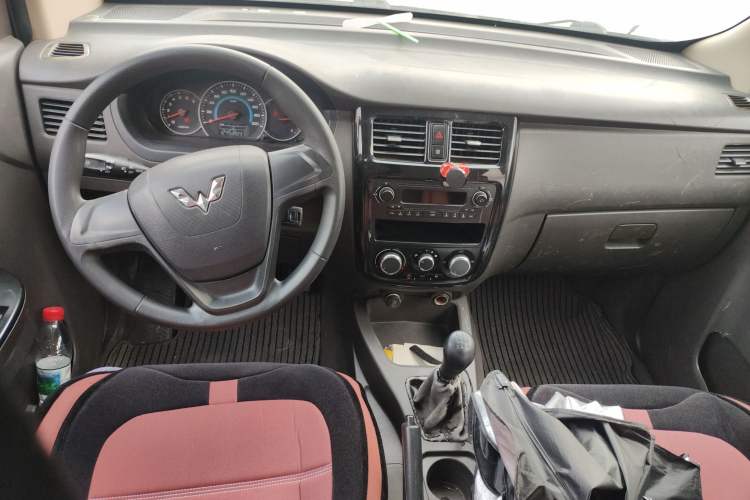 Used Wuling Rongguang V 2016 1.2L Practical Version