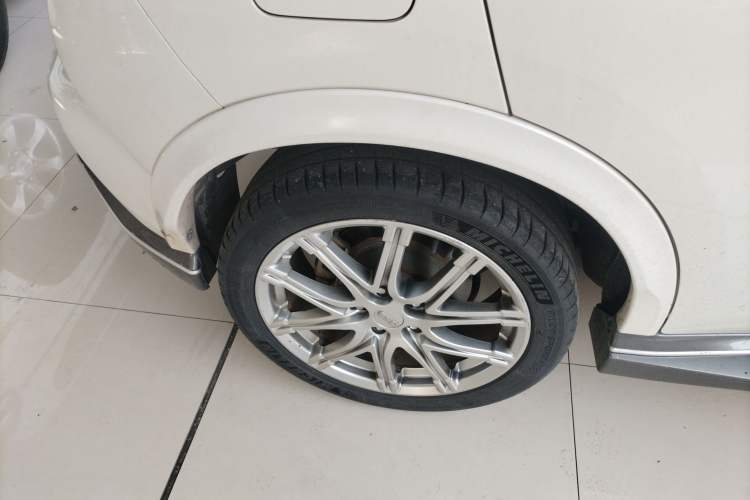 Used Infiniti ESQ 2014 1.6L Luxury Edition Right Rear Wheel Hub