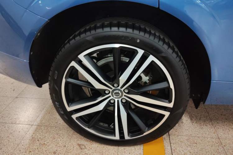 Used Volvo XC60 New Energy 2021 T8 E-Drive Hybrid Smart & Dynamic Edition