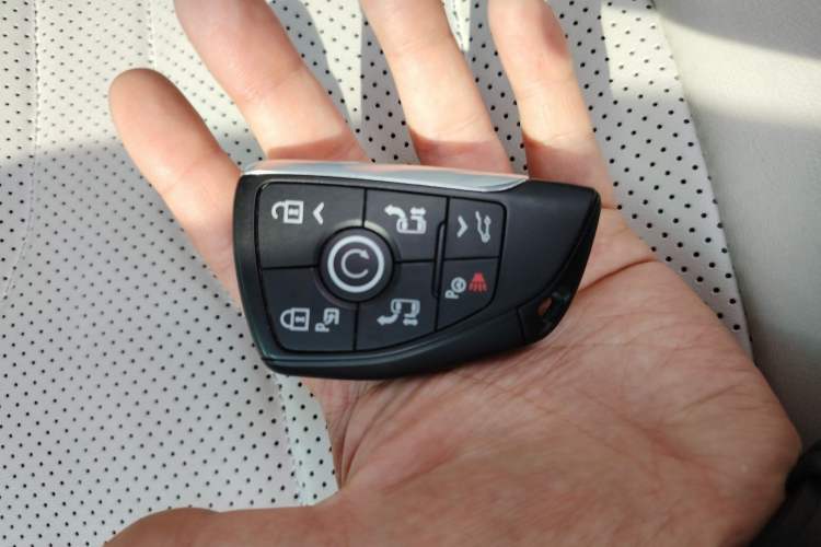 Used Buick GL8 New Energy 2024 Lu Zun Luxury Edition 6-Seater Vehicle Key