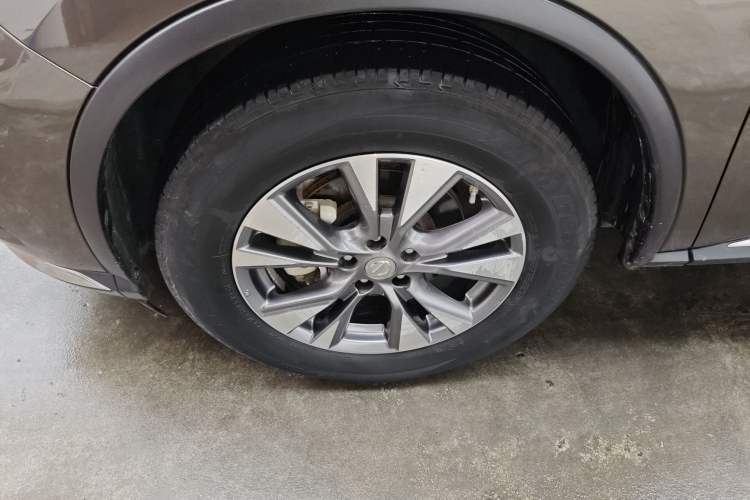 Used Nissan Murano 2021 2.5L XE Two-Wheel Drive Elite Edition Left Front Wheel Hub