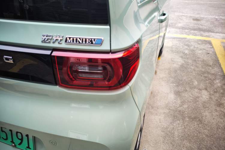 Used Wuling Hongguang MINIEV 2022 Macaron Premium Model – Lithium Iron Phosphate