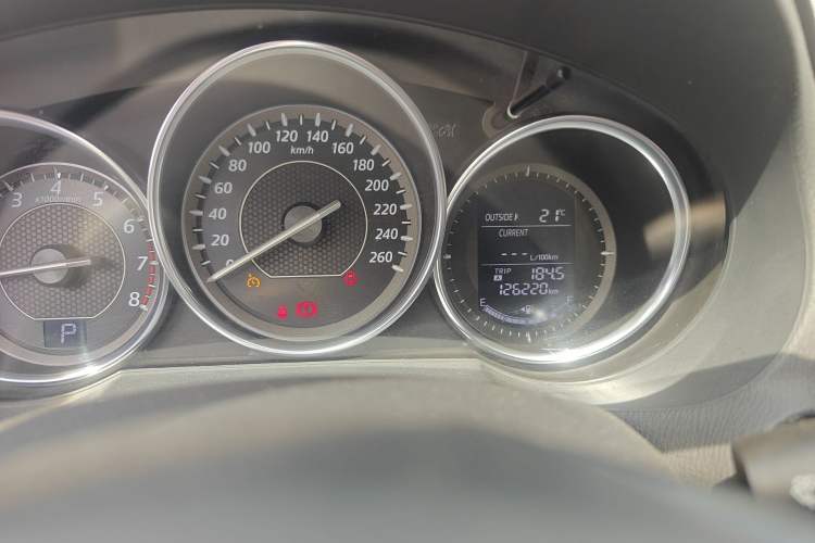 Used Mazda Atenza 2014 2.0L Blue Sky Luxury Edition Odometer Close Up