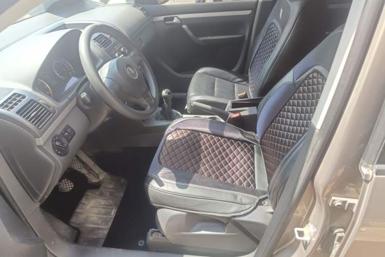 Used Volkswagen Touran  Left Front Seat
