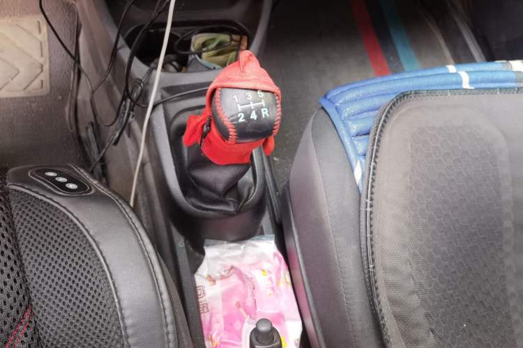 Used Nissan Livina 2010 Jingrui Edition 1.6L Manual Standard Model Gear Lever