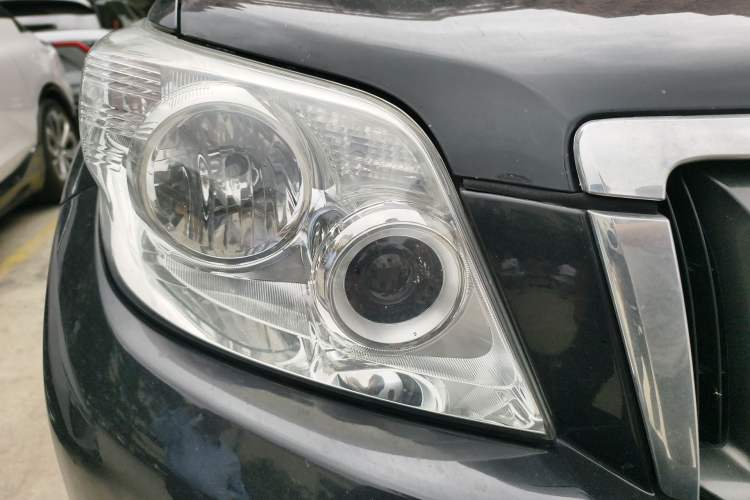 Used Toyota Prado 2010 4.0L Automatic TX Right Front Headlight