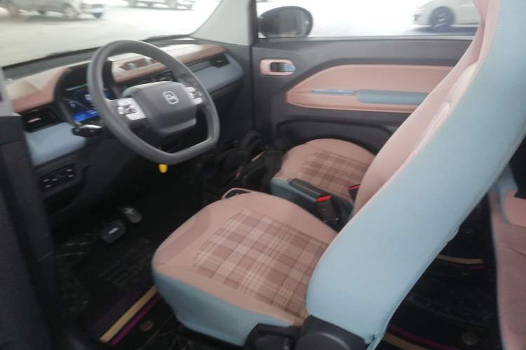 Used Chery QQ Ice Cream 2022 170km Sundae Phosphate Lithium-Ion Left Front Seat