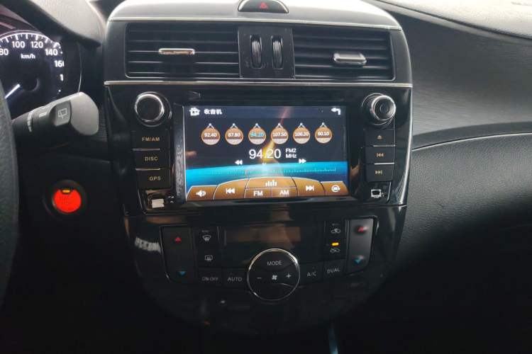 Used Nissan Tiida 2011 1.6L CVT Smart Version