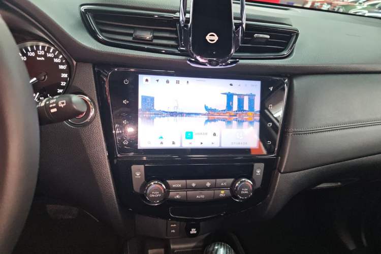 Used Nissan X-Trail 2023 Classic 2.0L Two-Wheel Drive Smart Connect & Comfort Edition