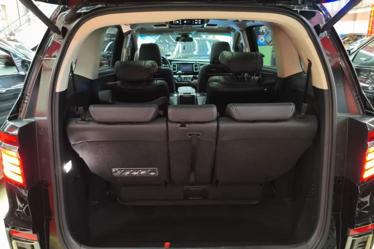 Used Honda Elysion 2019 2.0L Hybrid Luxury Edition
