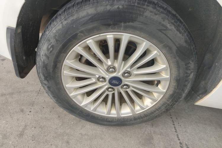 Used Ford Escort 2015 1.5L Manual Comfort Model
