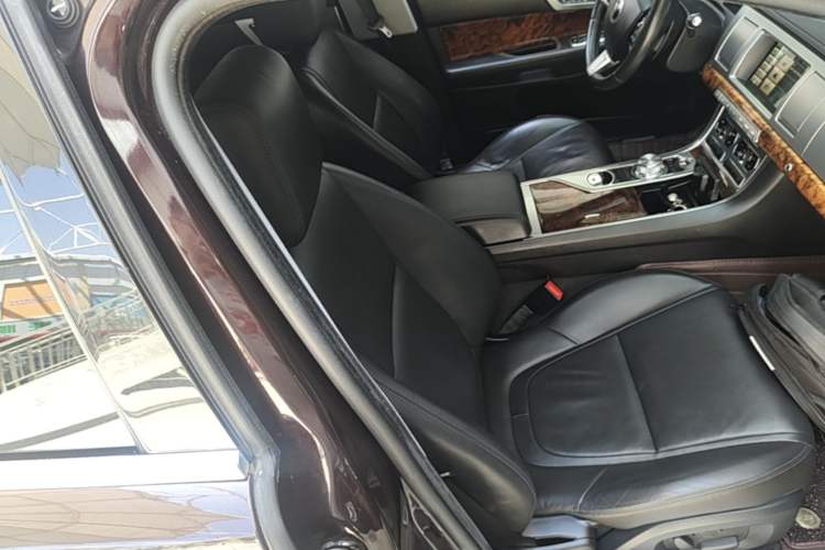 Used Jaguar XF 2014 XF 2.0T Luxury Edition