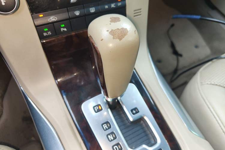 Used Volvo S80L 2011 2.0T ZhiZun Edition Gear Lever